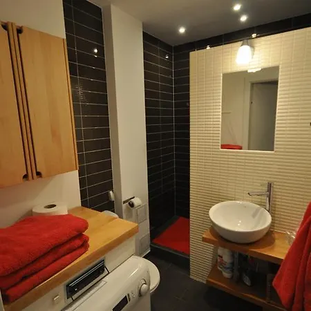 Anton Downtown Apartment